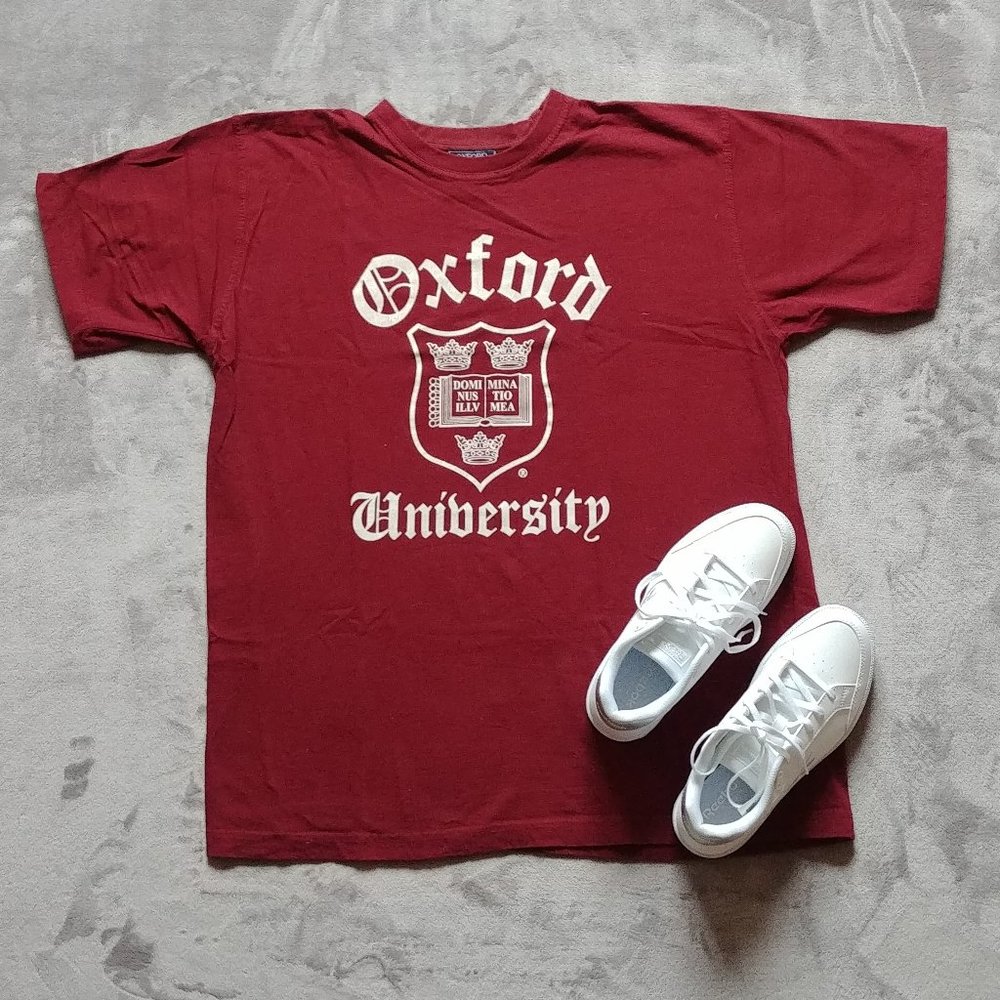 🌈 2/$25 Burgundy Oxford Tee